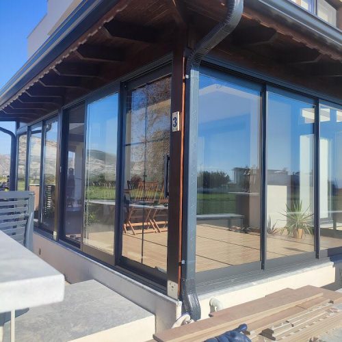 Cam Balkon