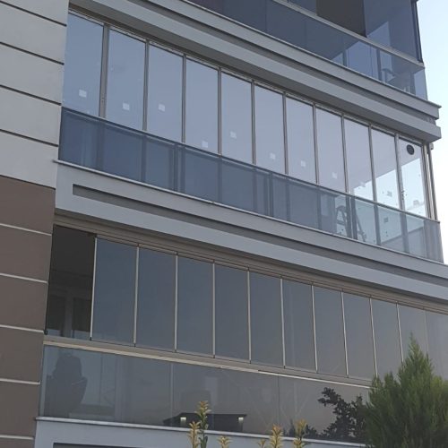 Cam Balkon