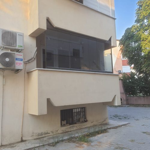 Cam Balkon