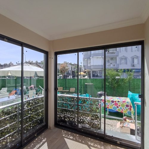 Cam Balkon