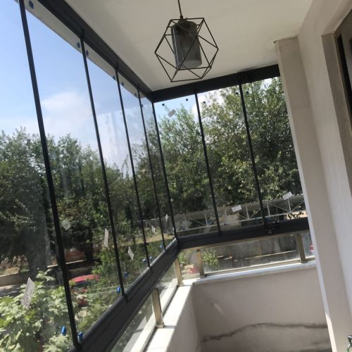 Cam Balkon