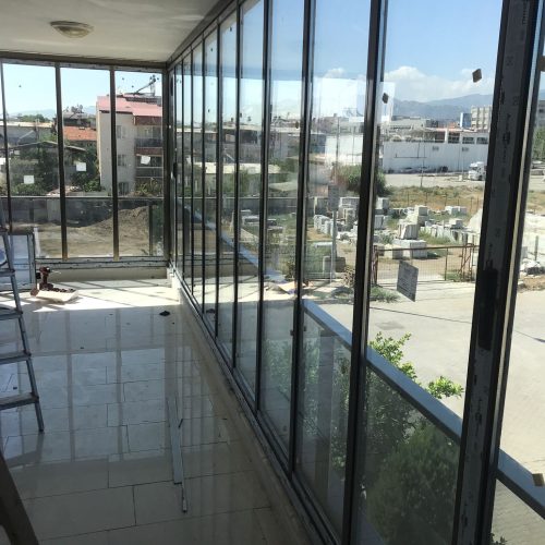 Cam Balkon