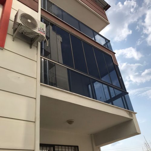 Cam Balkon