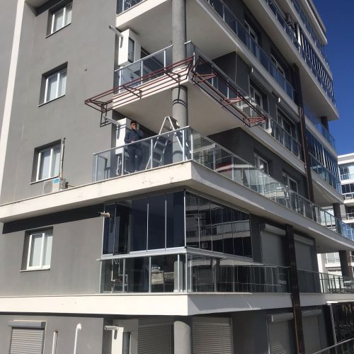 Cam Balkon